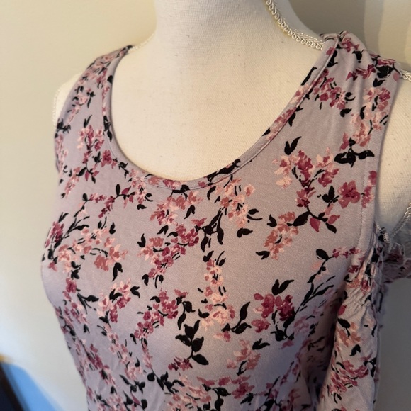 Elle Cold Shoulder Short Sleeve Top - Picture 5 of 12